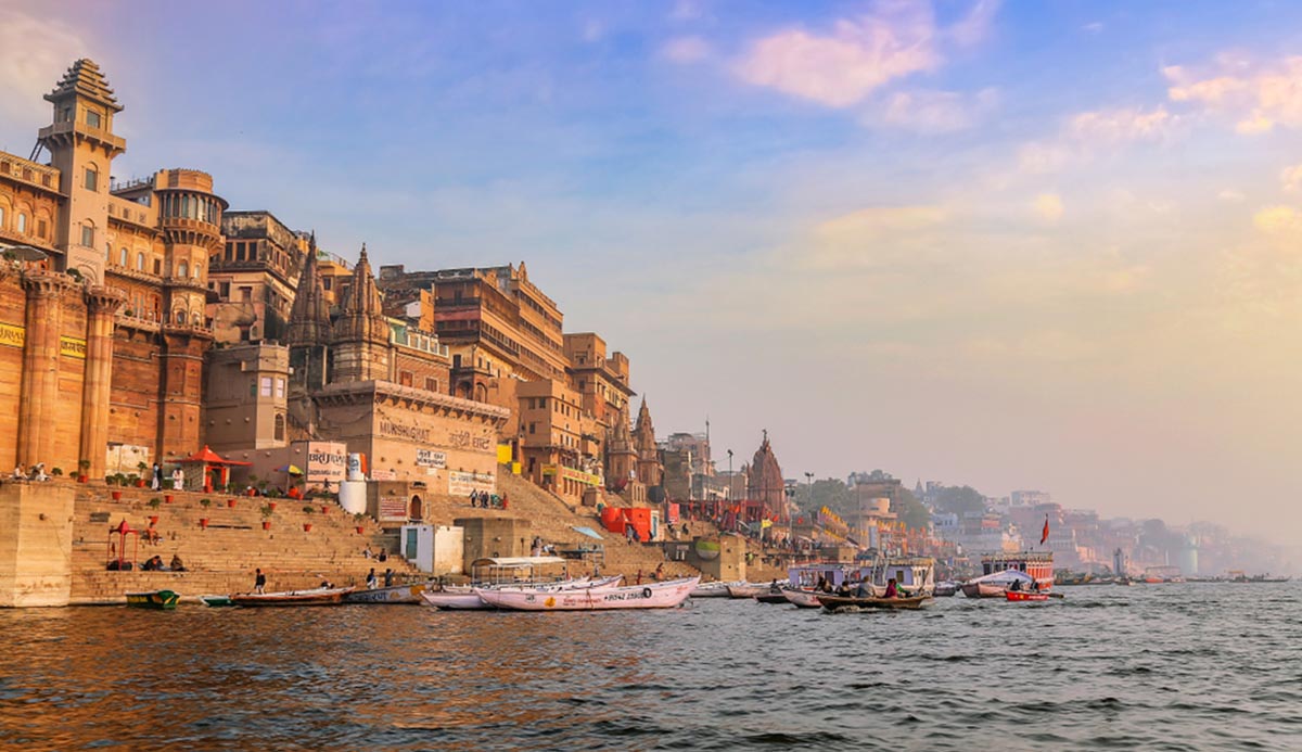 Lucknow to Varanasi overnight tour by car
